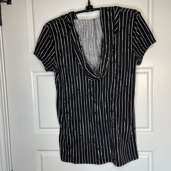 Disney The Nightmare Before Christmas Hooded Short Sleeve Tee JUNIORS Size XS/1 - Picture 3 of 8